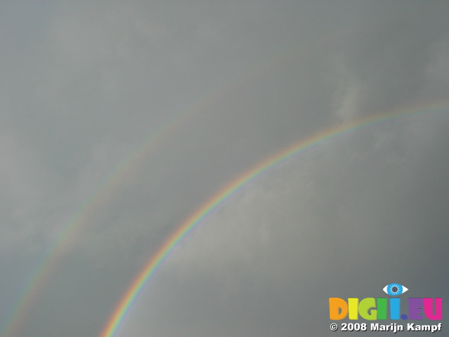 27061 Double rainbow and gray clouds